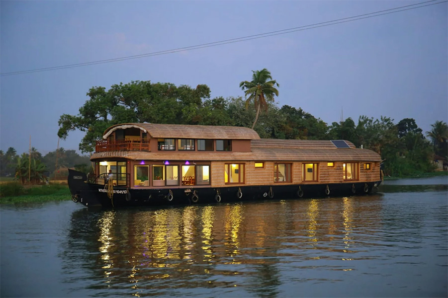 2 Bedroom Luxury Houseboat