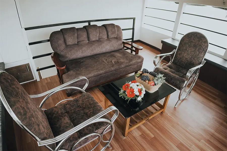1 Bedroom Luxury Houseboat