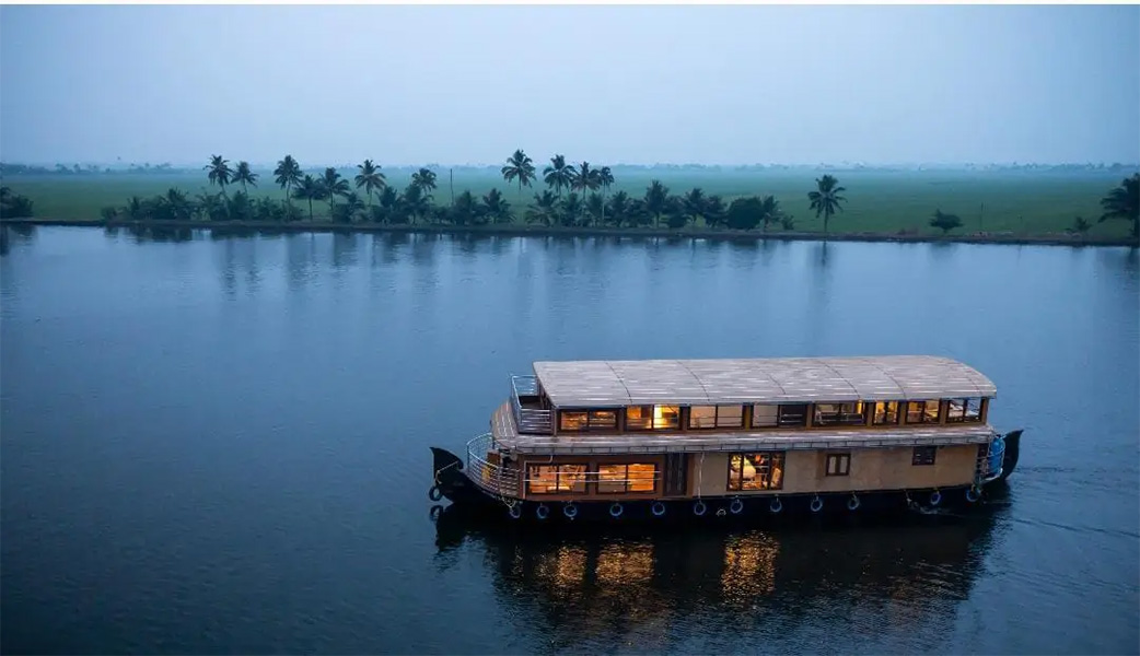 1 Bedroom Ultra Luxury Houseboat