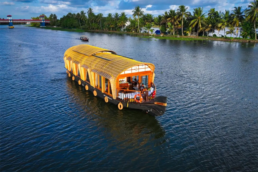 1 Bedroom Ultra Luxury Houseboat
