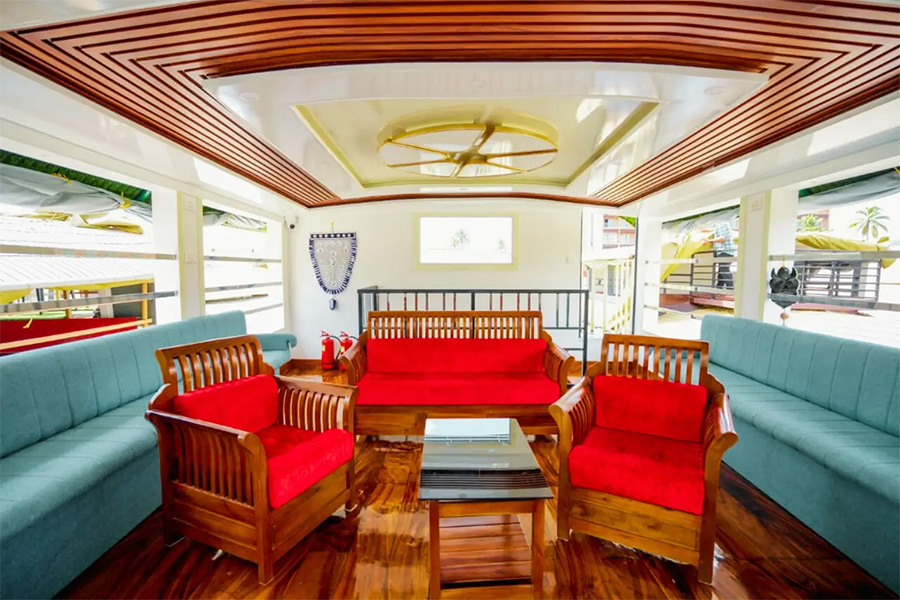 1 Bedroom Luxury Houseboat