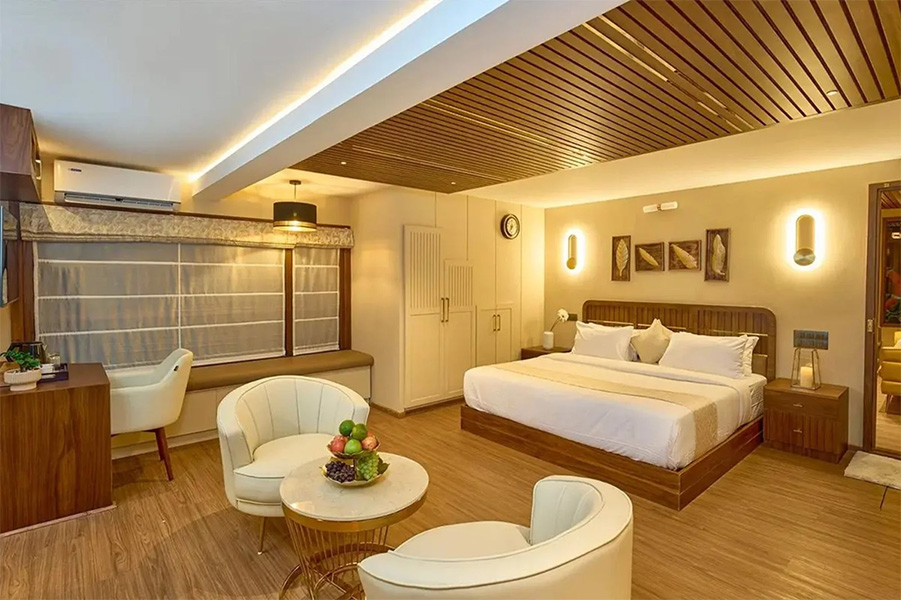 1 Bedroom Ultra Luxury Houseboat