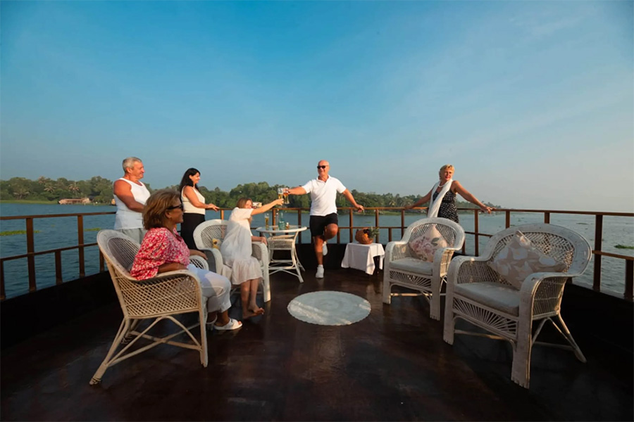 2 Bedroom Luxury Houseboat