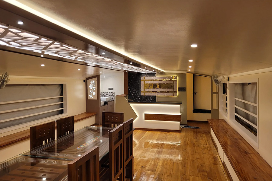 2 Bedroom Luxury Houseboat