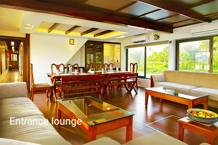 2 Bedroom Luxury Houseboat