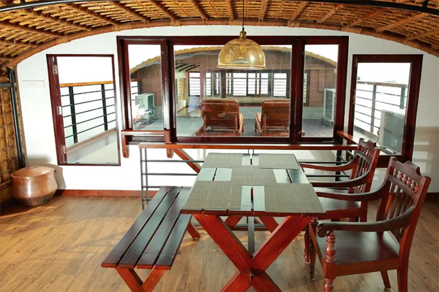1 Bedroom Ultra Luxury Houseboat