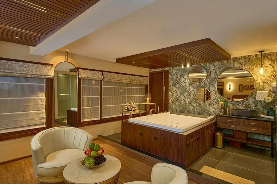 1 Bedroom Ultra Luxury Houseboat