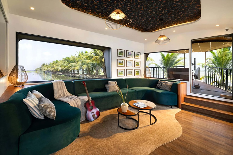 1 Bedroom Ultra Luxury Houseboat