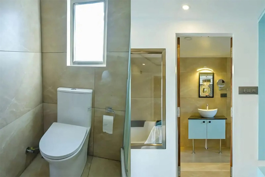 2 Bedroom Ultra Luxury Houseboat