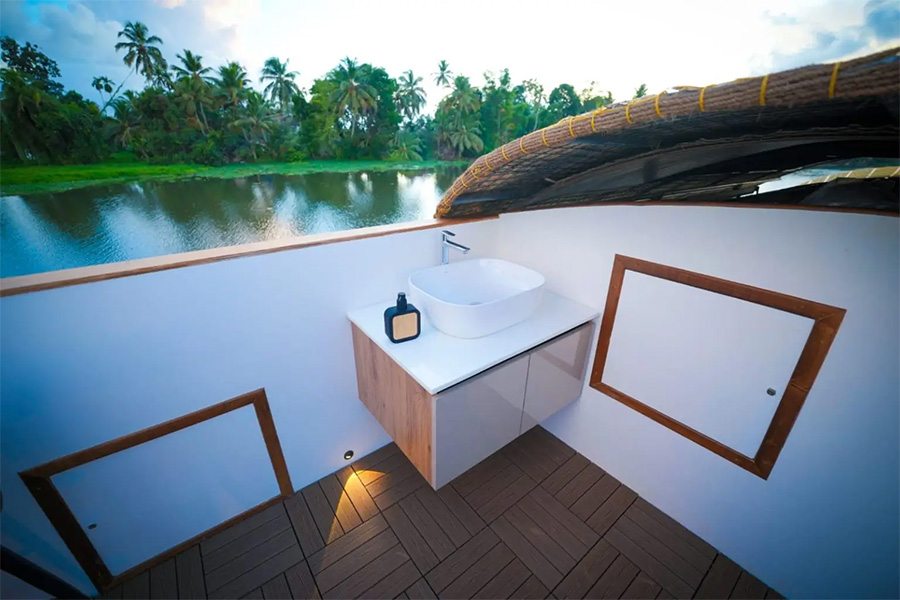 1 Bedroom Ultra Luxury Houseboat