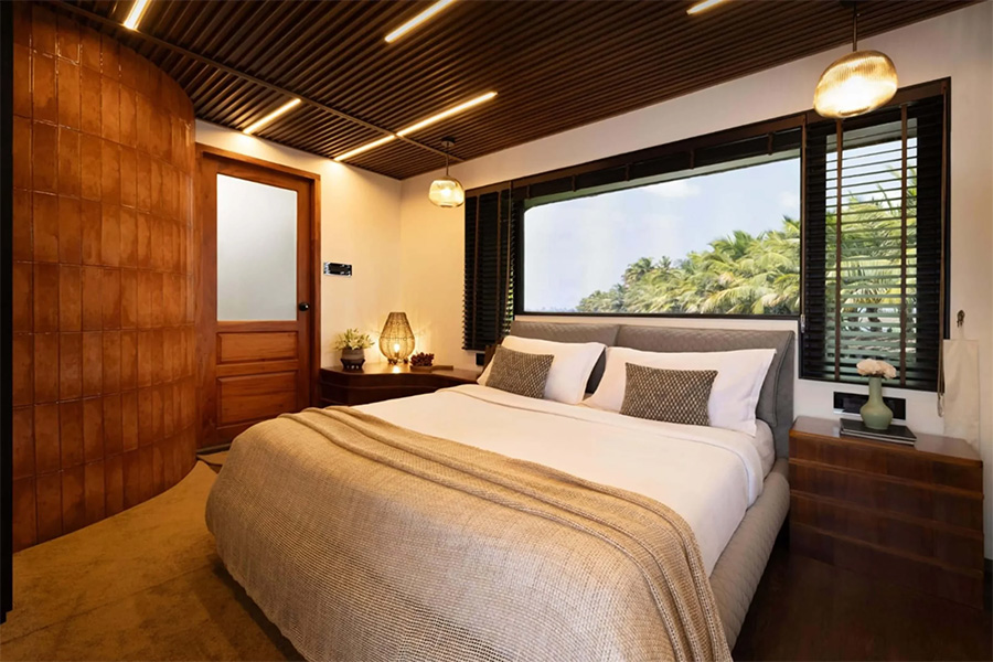 1 Bedroom Ultra Luxury Houseboat