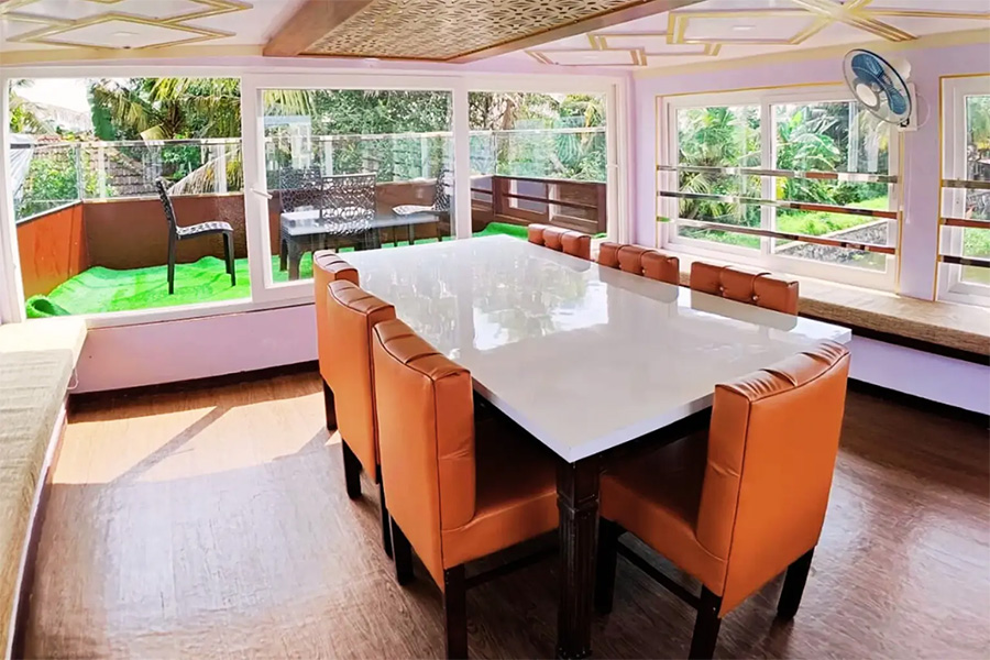 2 Bedroom Luxury Houseboat