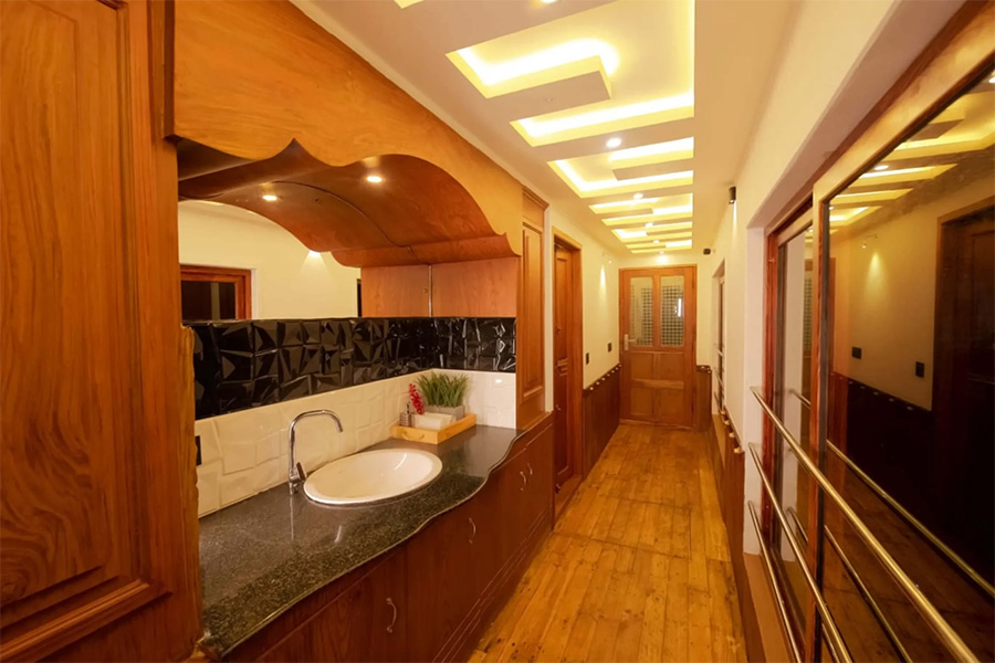 2 Bedroom Luxury Houseboat