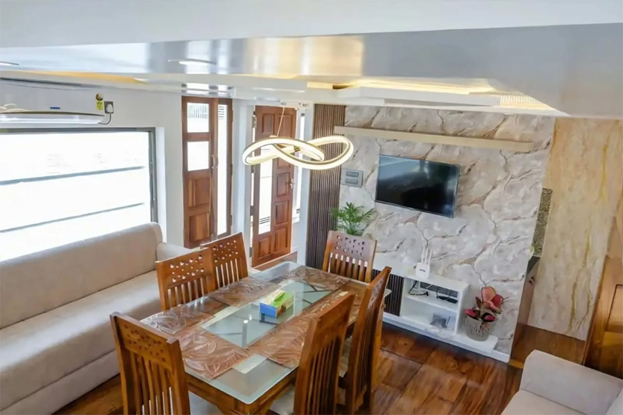 1 Bedroom Ultra Luxury houseboat