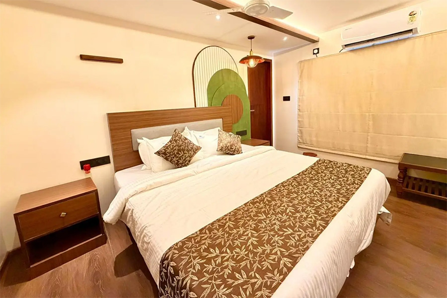 1 Bedroom Ultra Luxury Houseboat