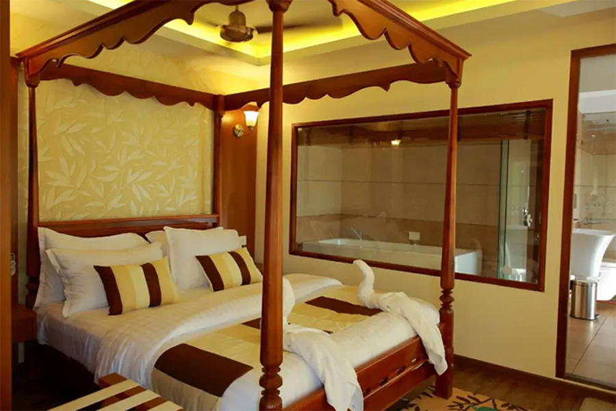 1 Bedroom Ultra Luxury Houseboat