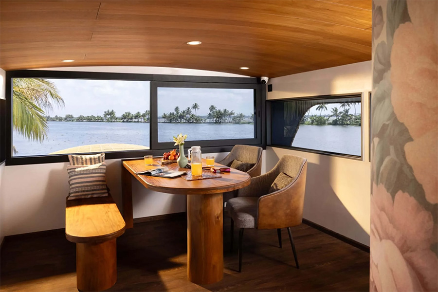 1 Bedroom Ultra Luxury Houseboat