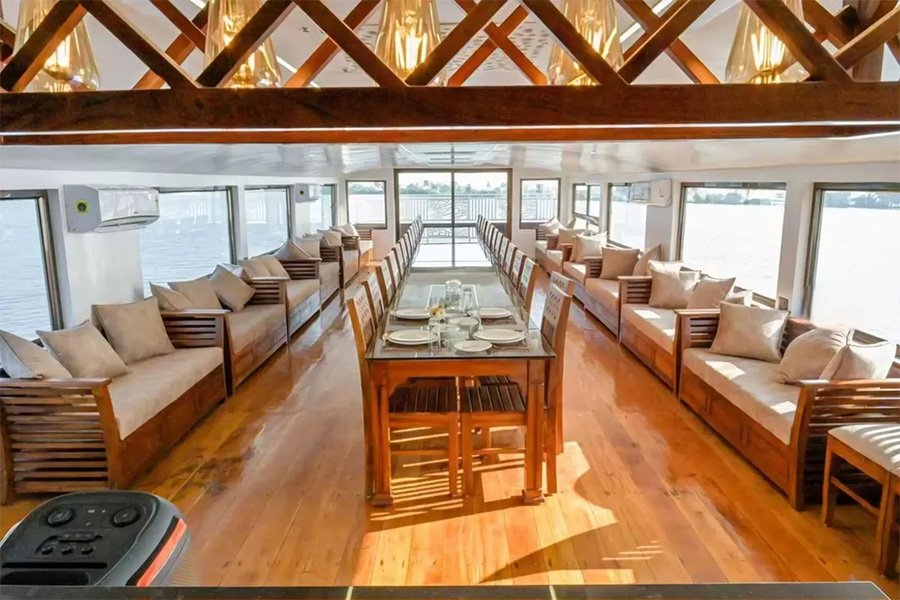 2 Bedroom Ultra Luxury Houseboat