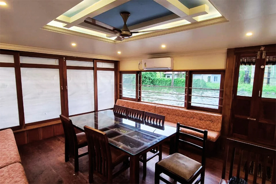 2 Bedroom Luxury Houseboat