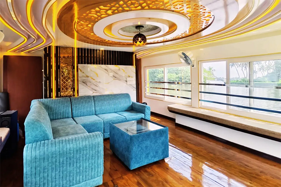 2 Bedroom Luxury Houseboat