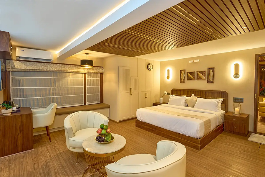 2 Bedroom Ultra Luxury Houseboat