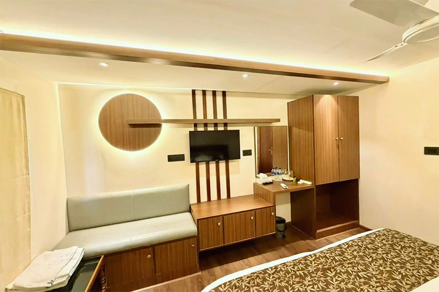 1 Bedroom Ultra Luxury Houseboat