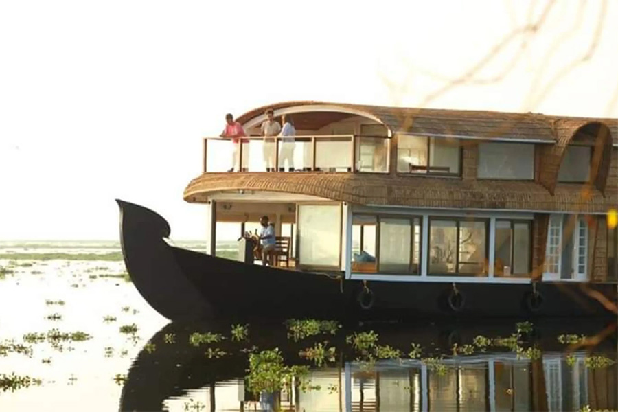 1 Bedroom Ultra Luxury Houseboat
