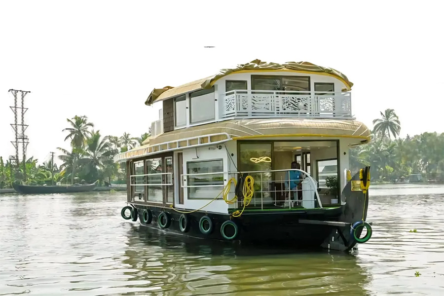 1 Bedroom Ultra Luxury houseboat