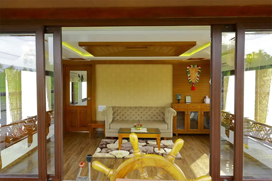 1 Bedroom Ultra Luxury Houseboat