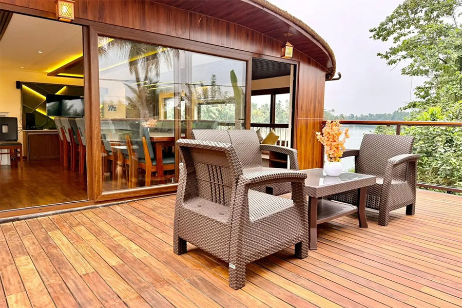 1 Bedroom Ultra Luxury Houseboat