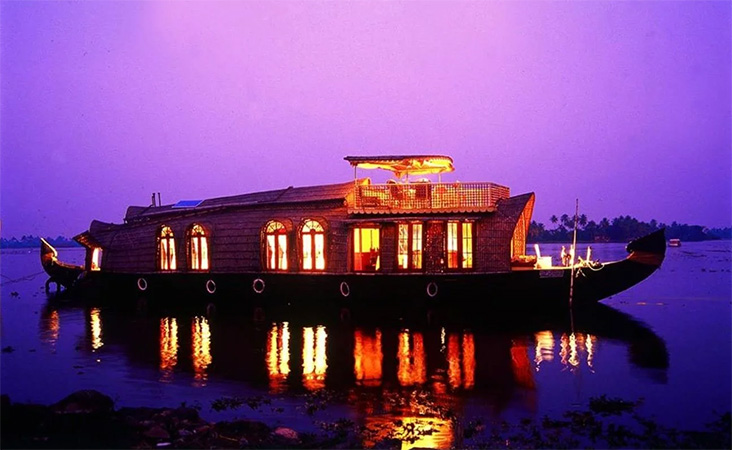Night Stay Houseboat